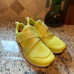 TIEM Cycle Shoes, Size 8